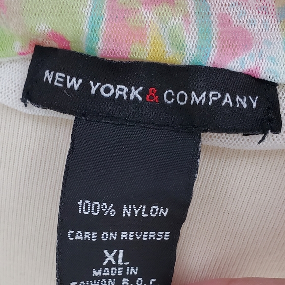 NY & Co Y2K Paisley Mesh Split Neck Top - Picture 13 of 13